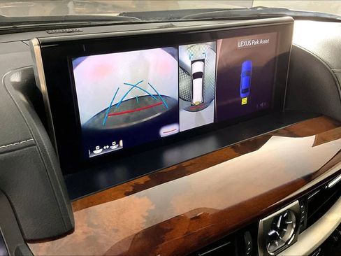 Used 2021 Lexus LX 570 4WD w/ 3rd Row & Luxury Pkg image 25