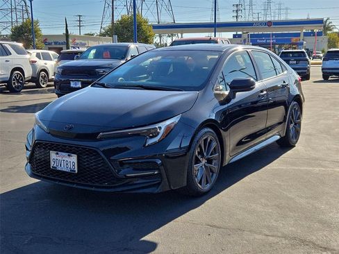 Used 2023 Toyota Corolla SE w/ SE Premium Package FWD image 34