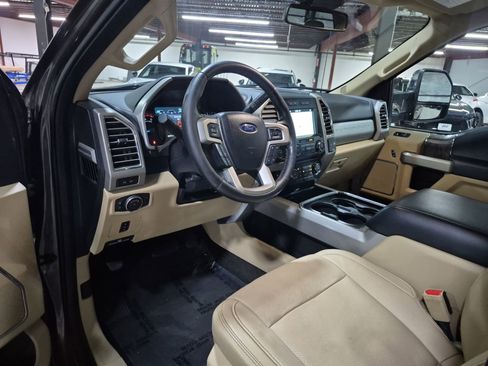Used 2017 Ford F250 Lariat AWD/4WD image 11