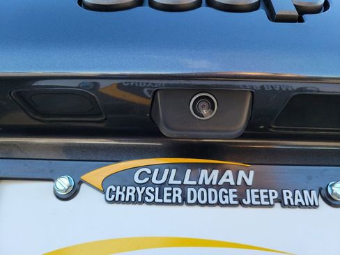 Used 2022 Jeep Cherokee Trailhawk w/ Technology Group B image 27