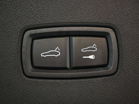 Used 2026 Porsche Cayenne GTS AWD/4WD image 34