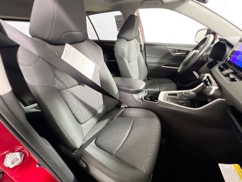 Used 2025 Toyota RAV4 XLE w/ Convenience Package image 31