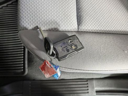 Used 2018 Chevrolet Silverado 1500 Custom w/ Custom Value Package image 31