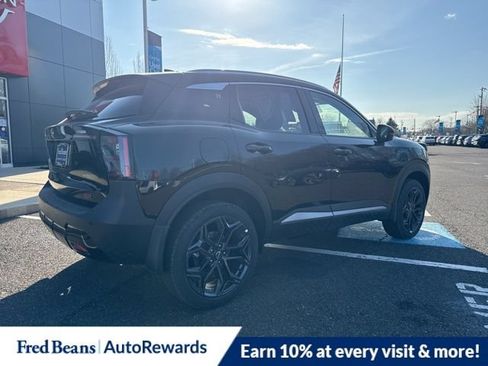 New 2026 Nissan Kicks SR w/ SR Premium Package FWD image 10
