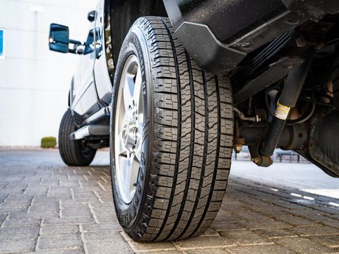 Used 2018 Chevrolet Silverado 2500 High Country image 51