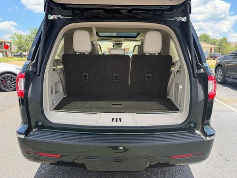 Used 2021 Lincoln Navigator Reserve w/ Luxury Package AWD/4WD image 13