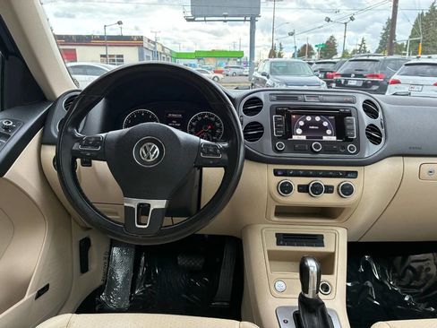 Used 2014 Volkswagen Tiguan SEL image 16
