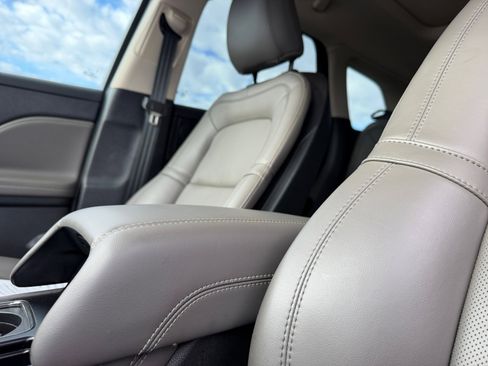 Used 2024 Lincoln Corsair FWD w/ Equipment Group 101A image 15