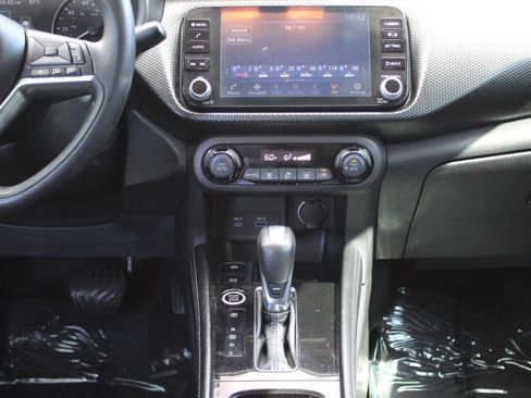 Used 2022 Nissan Kicks SV FWD image 28