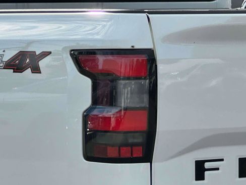 Used 2022 Nissan Frontier PRO-4X w/ Off-Road Protection Package image 9