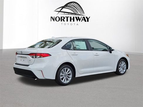 New 2026 Toyota Corolla LE image 4