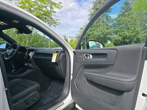 Certified 2023 Volvo C40 P8 Recharge Ultimate AWD/4WD image 12