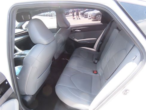 Used 2022 Toyota Avalon Limited w/ Advanced Safety Package FWD image 18
