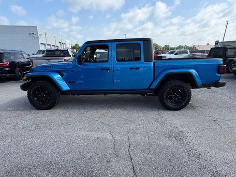 Used 2023 Jeep Gladiator Sport AWD/4WD image 6