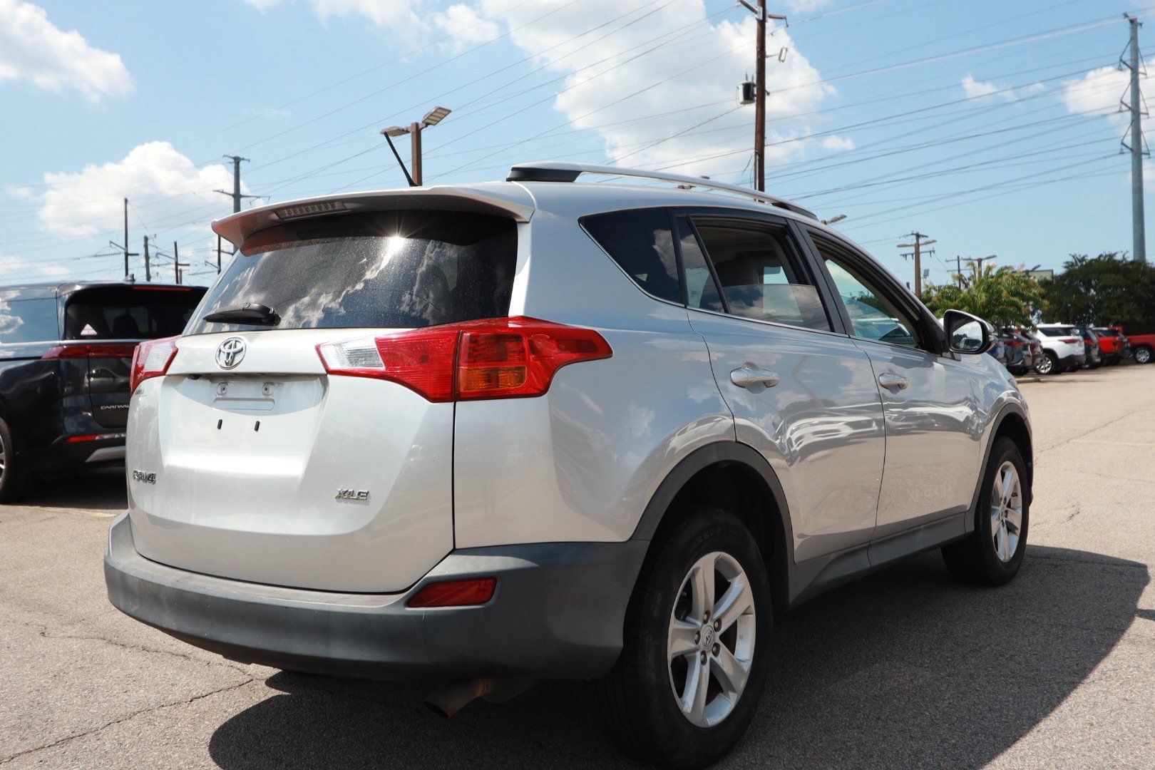 Used 2014 Toyota RAV4 XLE FWD image 5