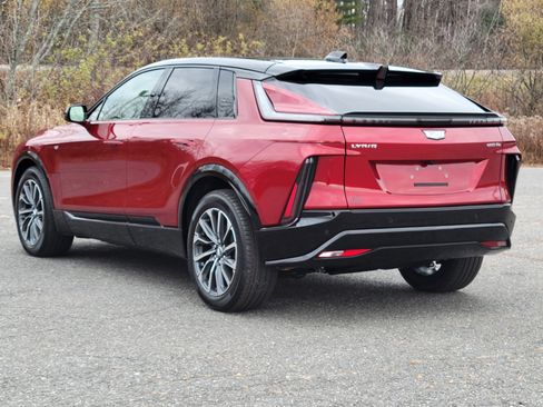 New 2026 Cadillac Lyriq Sport image 7