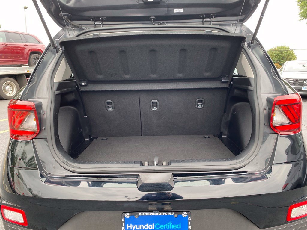 Certified 2024 Hyundai Venue SEL FWD image 16