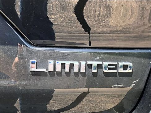 Used 2023 Jeep Grand Cherokee Limited AWD/4WD image 28