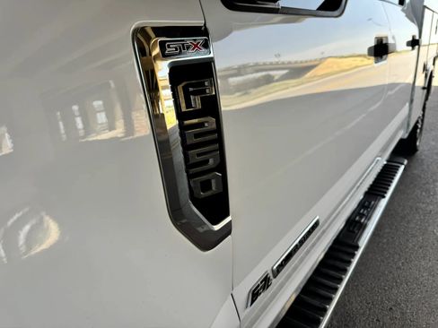 Used 2021 Ford F250 XL w/ STX Appearance Package AWD/4WD image 10