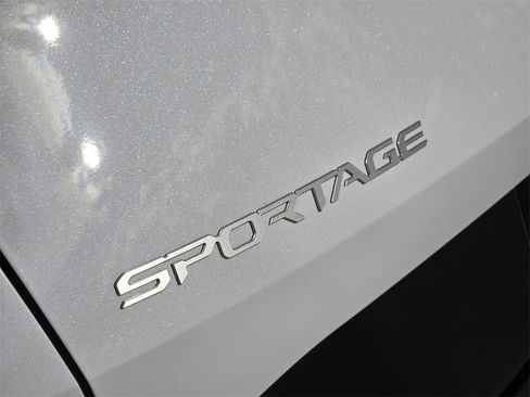 New 2026 Kia Sportage EX image 7