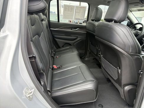 Used 2025 Ford Transit 350 XLT RWD image 17