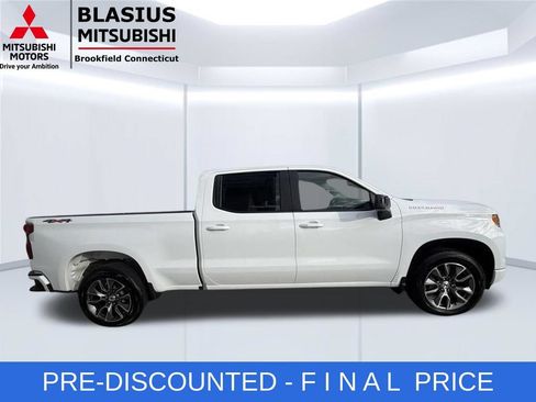 Used 2025 Chevrolet Silverado 1500 RST AWD/4WD image 3