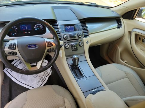 Used 2014 Ford Taurus SEL image 21