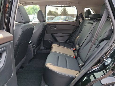 Certified 2023 Nissan Rogue SV w/ SV Premium B Package AWD/4WD image 10