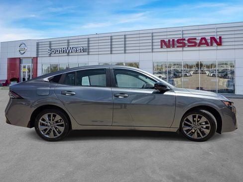 New 2027 Nissan Sentra SL w/ Floor Mat Package FWD image 4