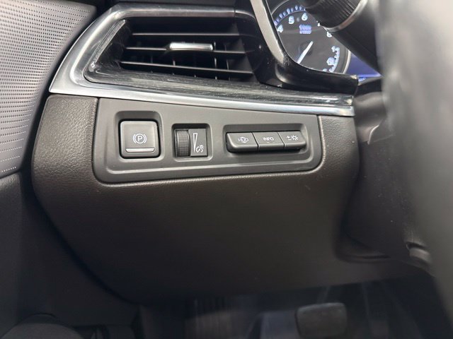 Used 2022 Cadillac XT5 Premium Luxury w/ Technology Package AWD/4WD image 21