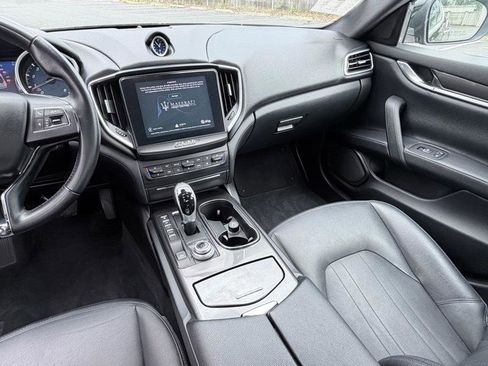 Used 2018 Maserati Ghibli image 11