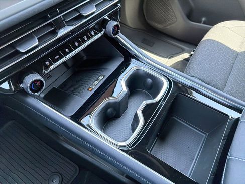 New 2026 Chevrolet Traverse LT image 7