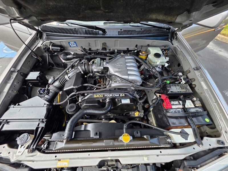 Used 2002 Toyota 4Runner SR5 AWD/4WD image 30