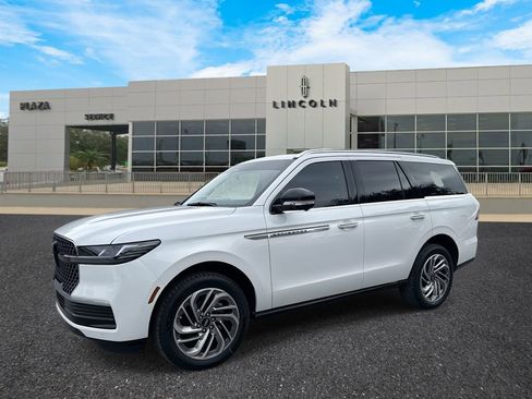 New 2025 Lincoln Navigator Reserve image 7