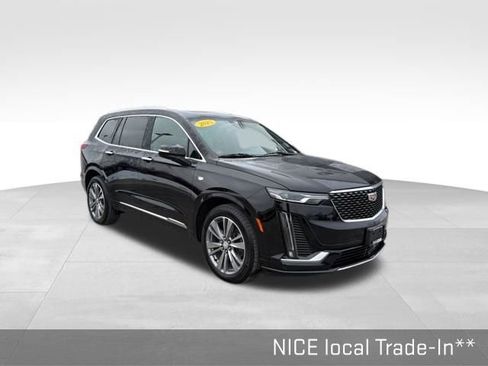 Used 2025 Cadillac XT6 Premium Luxury image 2