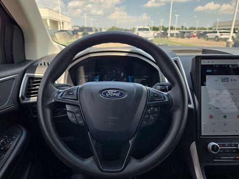 Used 2024 Ford Edge SE w/ Black Appearance Package AWD/4WD image 18