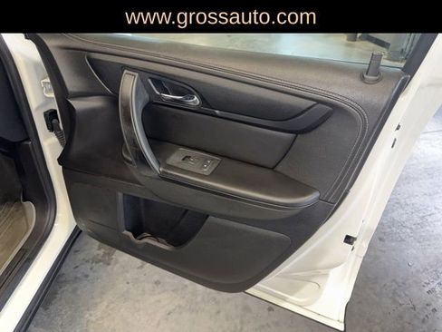 Used 2015 Chevrolet Traverse LT w/ Style and Technology Package image 39