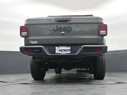 Used 2021 Jeep Gladiator Sport image 40