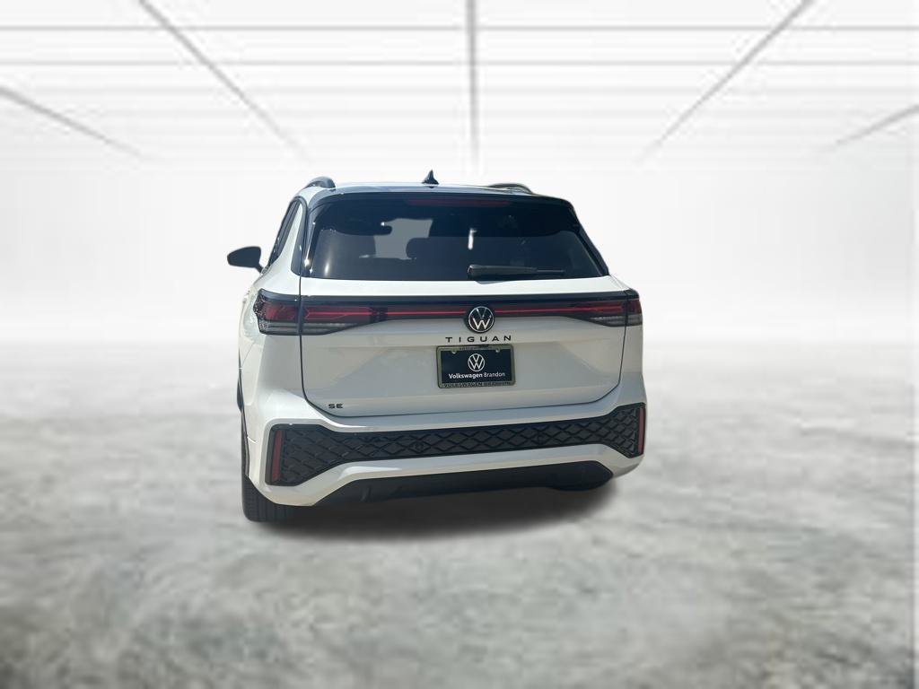 New 2026 Volkswagen Tiguan SE R-Line FWD image 5