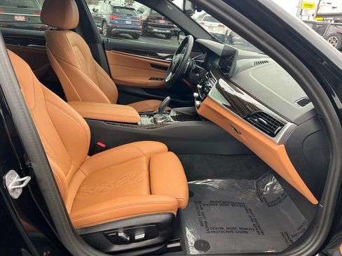 Used 2023 BMW 540i xDrive w/ Convenience Package image 28