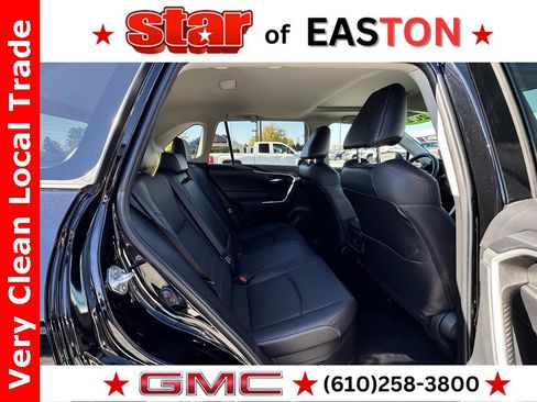 Used 2022 Toyota RAV4 XLE Premium image 14