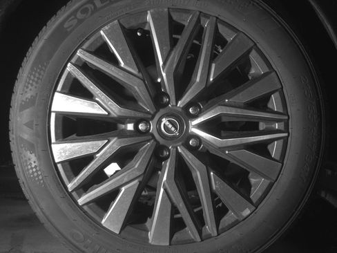 Used 2025 Nissan Altima 2.5 SV FWD image 15