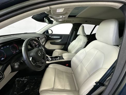 Used 2022 Volvo XC40 T4 Inscription w/ Advanced Package FWD image 21