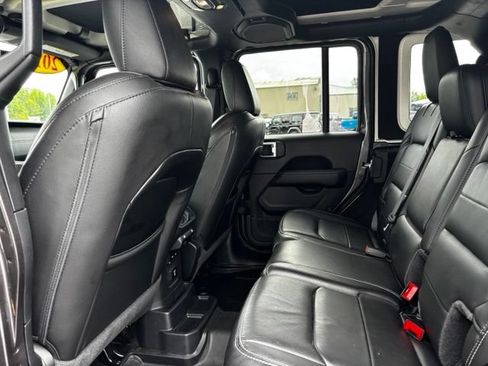 Used 2021 Jeep Wrangler Unlimited Sahara AWD/4WD image 16