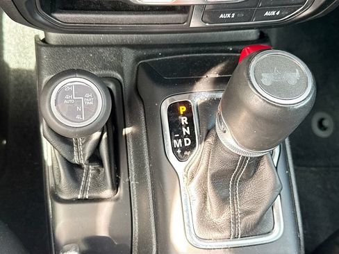 Used 2023 Jeep Wrangler Unlimited Sahara w/ Cold Weather Group AWD/4WD image 18