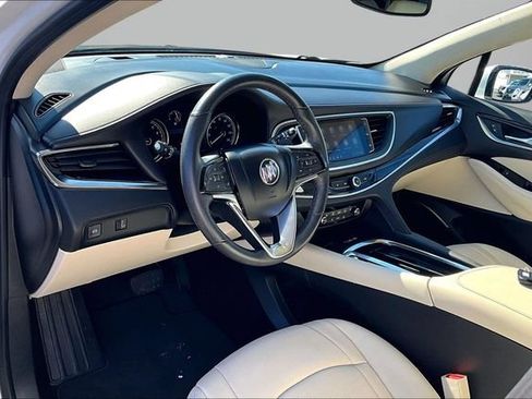 Used 2023 Buick Enclave Essence AWD/4WD image 12