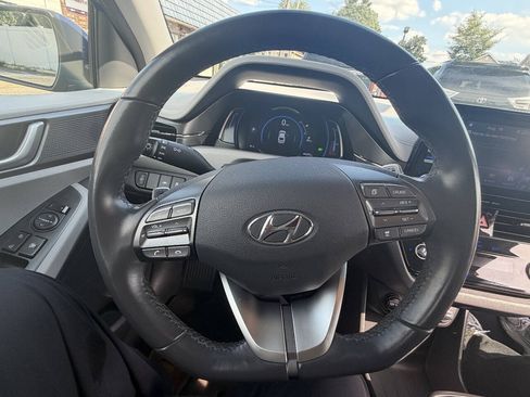 Used 2020 Hyundai Ioniq SE FWD image 49