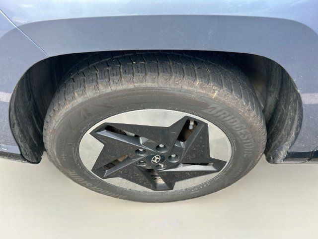 Used 2024 Hyundai Kona Limited FWD image 11
