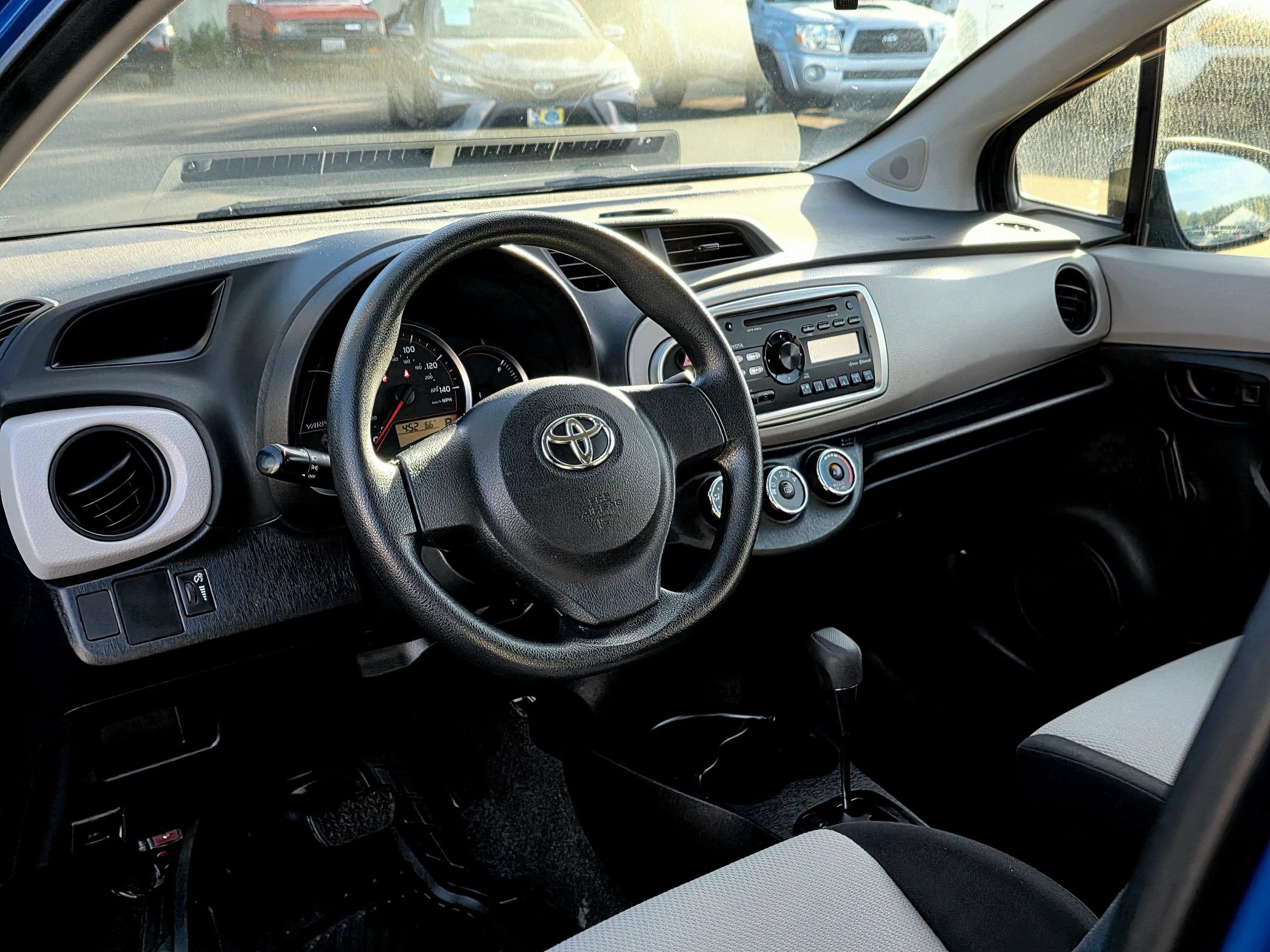 Used 2013 Toyota Yaris L FWD image 18
