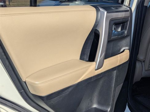 Used 2018 Toyota 4Runner Limited image 12